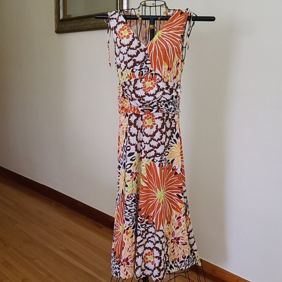 Dress - Picture 1 of 7